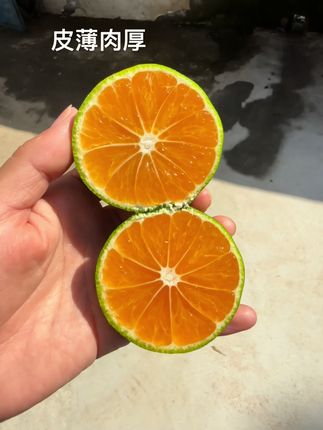 一点酸酸的,还有点甜甜的味道