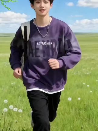 春秋新款青少年卫衣,宽松版型时尚洋气百搭款,面料柔软舒适,它是假两件设置,上身很有层次感满满,青少年都喜欢穿这款质感满满卫衣#卫衣#青少年卫衣#时尚百搭#春秋款穿搭#初高中生穿的@DOU+上热门