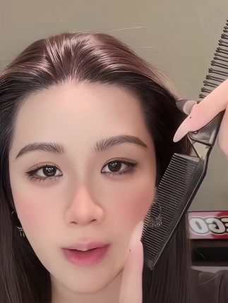 这个小梳子也太可爱了吧!出门就可以随时整理发型了!#迷你小梳子 #梳子#小梳子