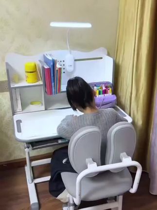 ##学习用品 #学习桌椅 #儿童学习桌 #无限回购的宝藏单品 #学习桌 儿童学习桌
