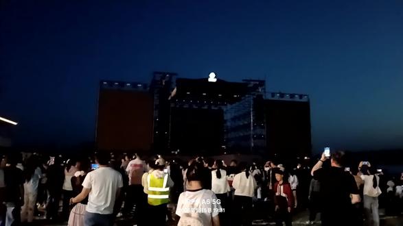 蒙山下的狂欢派对,现场很震撼#五一沙滩音浪派对#蒙童胜境