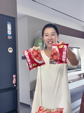 大嘴鳄国庆节活动来啦,这次的啵啵肠好吃。#无限回购的宝藏单品 #居家好物 #大嘴鳄烤肠