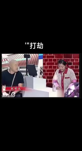 百货被打劫,女老板轻松制复劫匪,请看小品打劫