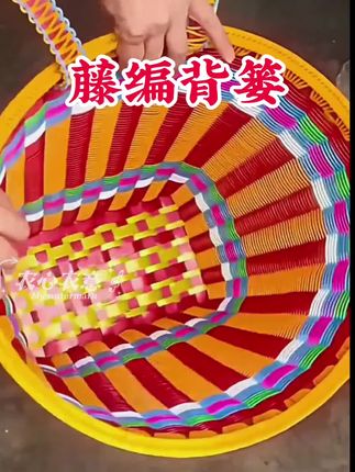 民族风背篓用来赶集,采摘,郊游都很方便手工编织藤编#背篓 #藤编背篓 #背兜
