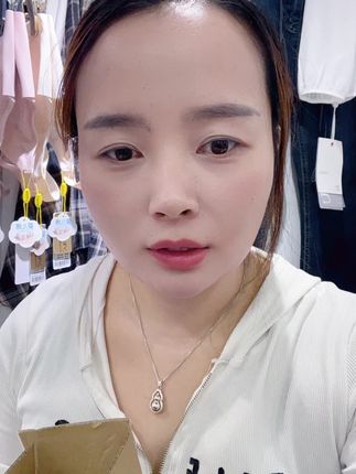 随便喝一杯奶茶,就可以用上一个非常精美的杯子喝白开水也很香的。