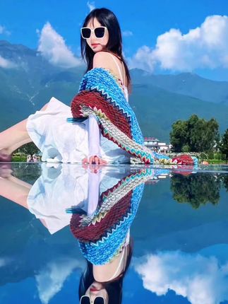想拍出“天空之镜”的朋友们,再也不用花冤枉钱请摄影师,了,出门旅游拍照带上这个 #便携#拍照神器直接刷爆你的朋友圈#手机倒影夹旅游必备