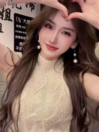 针织烫钻挂脖背心 #时尚穿搭 #百搭上衣 #挂脖吊带 #背心穿搭 #早秋新款