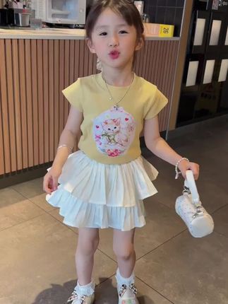 女童韩版针织飞袖短款T恤女童卡通猫咪短袖上衣白色蛋糕裙两件套#童装 #女童套装