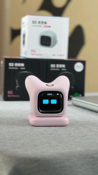 白日梦话王炸升级!4G+呆萌24表情包。过年顺丰包邮不打烊! 超可爱的小智AI,有3个IP棉棉羊、芝芝鸡、软软兔,建议直接选4G#白日梦话 #新年送孩子的礼物 #小智ai #山姆哥智能体 #ai聊天机器人