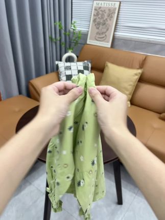 巨高品!!巨洋气好看的女童纯棉碎花衬衫,纯棉面料软乎乎的巨亲肤,这个价搂到太值了#高品质童装 #女童穿搭#女宝穿搭#春秋穿搭#超便宜超划算