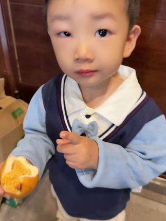 太好吃了,姐妹们去买这个肉松面包球,七小七家新品,绝了#七小七 #早餐面包