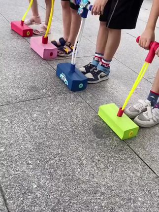 锻炼身体,健康长大! 领孩子做运动锻炼身体,这个青蛙跳跳杆,能锻炼平衡感.室内室外都能跳#儿童玩具 #六一儿童节礼物 #跳跳杆玩具 #亲子互动 #儿童运动