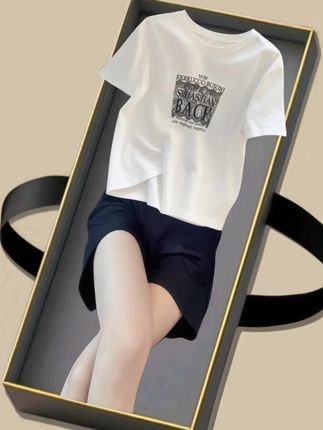 夏款宽松显瘦白色短袖T恤 #一周素颜通勤穿搭 #今日份琥珀流光少年感穿搭 #早秋穿搭公式来了 #早秋姐感穿搭气质顶满 #被秋日氛围感穿搭拿捏了@抖加🔥上热门🔥dou+🔥热点宝