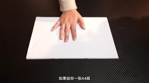 三折叠真香!三星 Galaxy Z TriFold 使用体验 一年多了,三折叠终于不再只有一家。
安卓首台三折叠:三星 Galaxy Z TriFold 上手!
今天这期视频,我们就借着 Z TriFold 上手的机会,从外形设计、折叠方案,到三屏多任务、系统和应用适配,再到真实生活和工作流里的变化,看看三星在这条“三折叠”赛道上,交出了一份怎样的答卷。#三星GalaxyZTriFold #手机评测 #三星三折叠 #三折叠手机 #三星手机