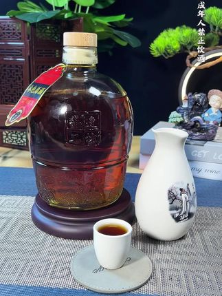 还是绍兴的黄酒喝着地道!#绍兴二十年花雕 #黄酒 #口粮酒 #好喝不贵