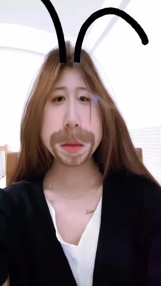 你说我叼烟的样子不帅,那我来一个吐烟的#黑色单眼面罩 #黑色单眼面罩转场 #剪映 #无不良导向黑色面罩自动转场特效黑色单 #剪映 眼面罩转场吐烟黑色面罩变脸黑色右眼面罩转场黑...