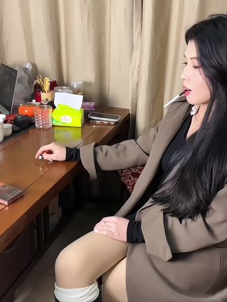 #烟民看过来 檀木烟嘴, 拿在手里大气有范#高档大气上档次 #烟嘴 #烟嘴过滤器 #焦油过滤器