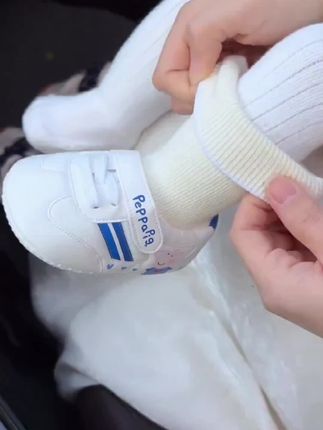 秋季新款宝宝软底鞋 每个颜色都好好看啊,洋气百搭款式男女宝都可以穿哦而且又软又轻#宝宝鞋 #婴儿鞋 #婴儿鞋袜