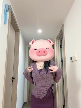 家人们这套裙子质量超级好 群子是有一定厚度的 外套也不扎肤 刚好适合初秋穿 非常修饰身材 紫色真很有韵味#今天这样穿 #优雅气质 #早秋氛围感穿搭 #小个子穿搭 #氛围感搭配