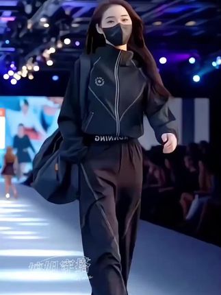 香朵儿简约时髦洋气运动时尚套装2025春秋新款职业通勤女装两件套#好货推荐#当天发货