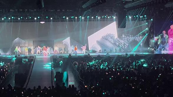 我承认我是心心眼听完这首歌的😍
成首歌送咗n个心心
咁sweet得唔得噶🤪
#怀旧情人#HCFC主题曲#张敬轩 #revisit #revisit张敬轩演唱会