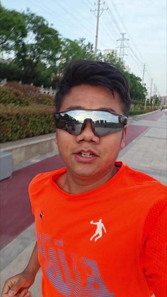 #跑步人的仪式感
好像没什么专门要练的,出门又刚好遇到小伙伴,那就周末慢跑两个小时,随便跑跑半马啦~~~
平均心率133,真的没啥强度,很舒服啊~~~
#自律坚持跑步 #周末长距离 #自律 #全马破三