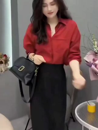 #气质显瘦两件套 #时尚百搭#休闲减龄穿搭 #秋季新款 #穿出自己的风格