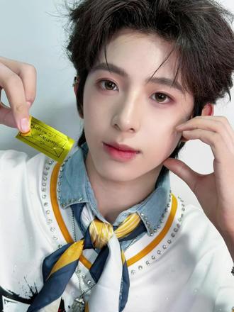 希望宝宝们提供一下意见哦,如果喜欢的话麻烦去vb帮忙顶一下哦 #魔改应援棒 #陈浚铭 #陈浚铭向阳生长