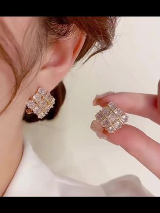 铜合金合成锆石耳饰 精致名媛超闪小香风方形耳钉时尚百搭耳饰631#时尚饰品 #优雅气质