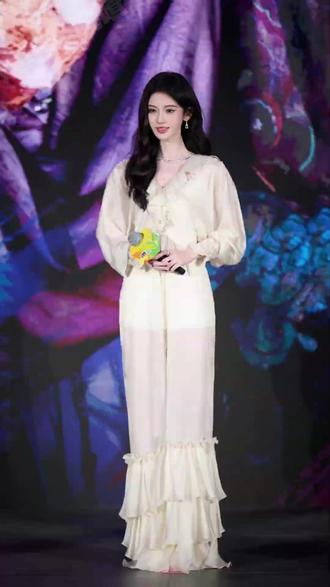 鞠婧祎珠满摇封神,古风舞姿太绝 #娱乐 #鞠婧祎
