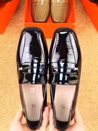 #创作灵感方头粗跟单鞋女2025新款春秋季真皮英伦风小皮鞋春款中跟漆皮女鞋#时尚百搭#好鞋推荐 @DOU+小助手