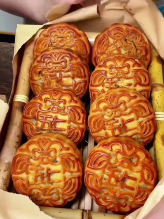 #月饼 #五仁月饼 #皮薄馅大 #老人小孩都爱吃 #好吃不贵经济实惠