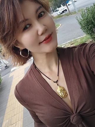 珍惜当下过好每一天开心每一天~🍭🎙🎙🎸#穿搭 #女人味 #好身材好气质
