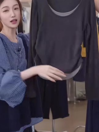 #好物推荐🔥 #爆款热卖中 假两件撞色T恤女欧洲站2025早秋新款欧货女装时尚百搭打底小衫潮