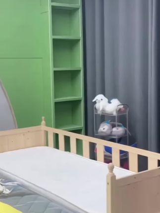 #创作灵感 #儿童实木拼接床 多款可选,大小型号都有,安装简单,无甲醛无异味,用着放心,环保又安全~#儿童拼接床#婴儿床 #婴儿床推荐 @DOU+小助手 @DOU+好生意