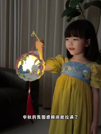 中秋节陪孩子做一盏超有氛围感的玉免灯笼吧!木质的质感满满,成品太漂亮了#中秋节 马上到啦,快给孩子安排上#母婴好物#亲子手工#中秋节灯笼#手工diy