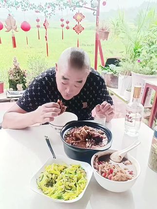 #家常饭菜 #不能拍,人来了菜不够吃@抖音小助手