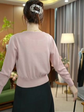 粉色绣花,温柔显肤白 #优雅气质 #女装穿搭