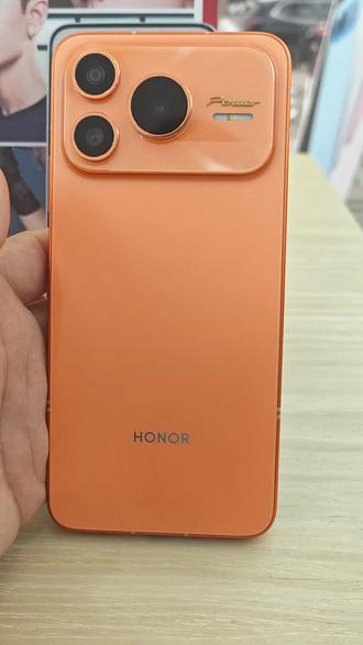 荣耀power2问答问题。材质,价格,信号,芯片。
#上海荣耀 #荣耀power2