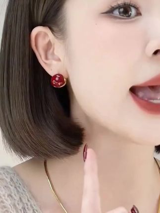 #铜合金仿珍珠耳饰 铜合金珐琅耳饰 ins新款滴油球球耳扣女小众高级感气质简约耳环 #球球耳钉 #高级耳饰 #新款耳饰#铜合金耳饰