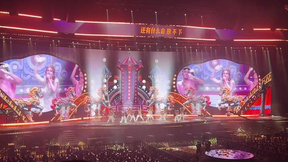 快乐大本营主题曲一开始唱就忍不住😭
真的是快乐万岁 我们的青春 #谢娜 #快乐大本营 #谢娜演唱会