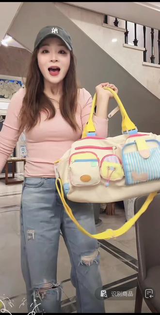 别人问好久没有见到妹妹了,乐乐妈聊不拍摄女儿的原因#乐乐妈#米菲 #妈咪包 #旅行包 #超便宜超划算