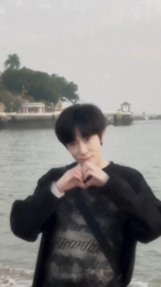 未来可期 多多见面吧💗@魏铭伽