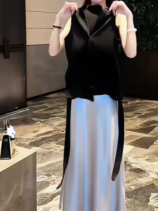 #创作灵感 时尚套装裙夏季气质女神V领绑带收腰无袖衬衫半身裙两件套#夏季穿搭 #时尚洋气 #穿出女人味