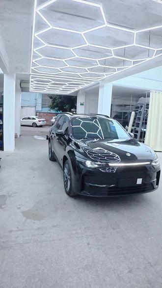 第一视角带你观看零跑车型安装运动包围套件#零跑 #零跑C16 #新能源汽车改装 #外观升级 #运动包围