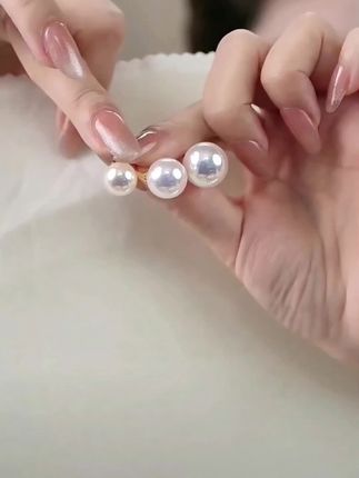 925银耳饰,炫彩极光小灯泡白透樱花粉耳钩,精美甜美仙女耳环#时尚饰品 #耳环 #耳饰 #耳饰搭配 #项链