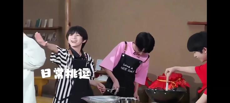 除夕快乐! 整理相册发现存了些早期竹马组的视频,稍微整合了一下#陈浚铭#张桂源#竹马早期#桂铭cb