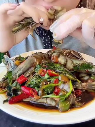 生呛大黑虎虾一桶750克 口感鲜咸微辣脆嫩Q弹#好吃不贵 #快来一起尝个鲜 #嘎嘎好吃 #妈呀太香了 #美食