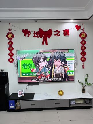 给单调的电视搭一个手工刺绣的蕾丝盖巾!就像像新娘的头纱一样漂亮!不仅防尘还可以当装饰,关键还不影响看电视,瞬间让冰冷的背景墙变得温馨#电视巾#蕾丝电视盖巾#电视盖巾#电视防尘罩#软装搭配