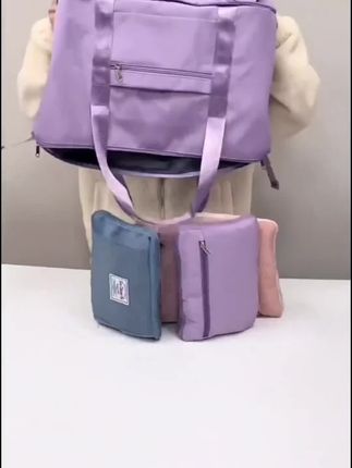 出门旅行就用这帮.#旅行出差收纳包#做工精致,这个包的容量很大。全部都是加原.牛筋布,防刮,耐.用,防水,拉链是双向的,坏一个,另一个还能用。下雨天不怕包内的东西受湿。总之,出行用它不会错。